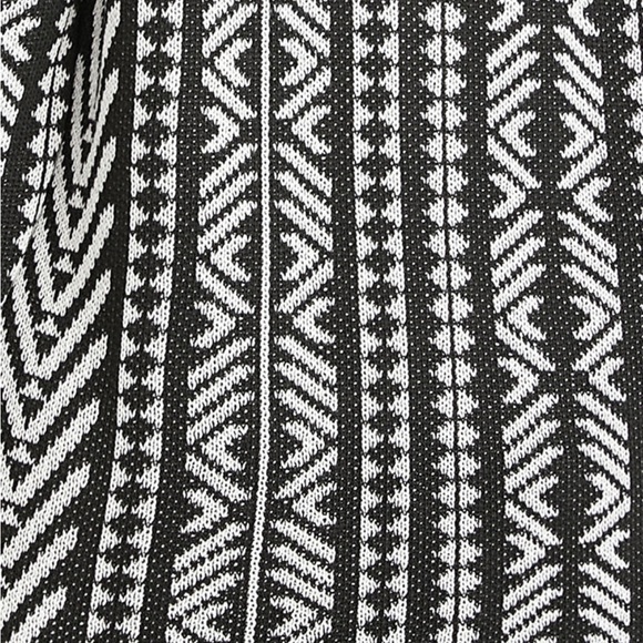 BLOOMCHIC Sweater - Picture 5 of 10